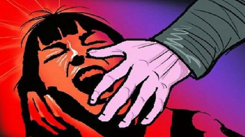 The Global Times | पेणमधील चिमुरडीवर बलात्कार आणि हत्या प्रकरण फास्ट...