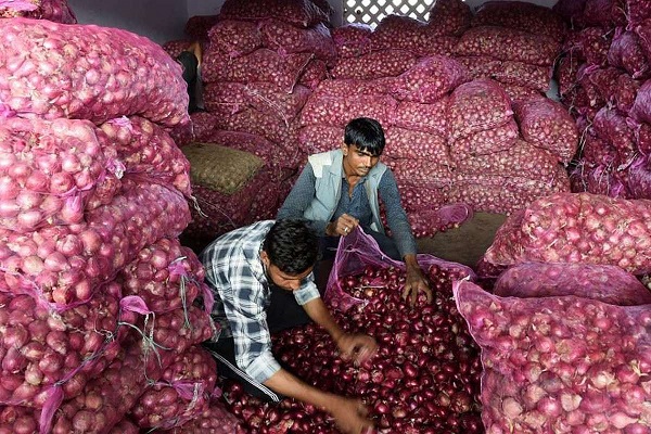 The Global Times | कांद्यावरील निर्यातबंदी उठवली